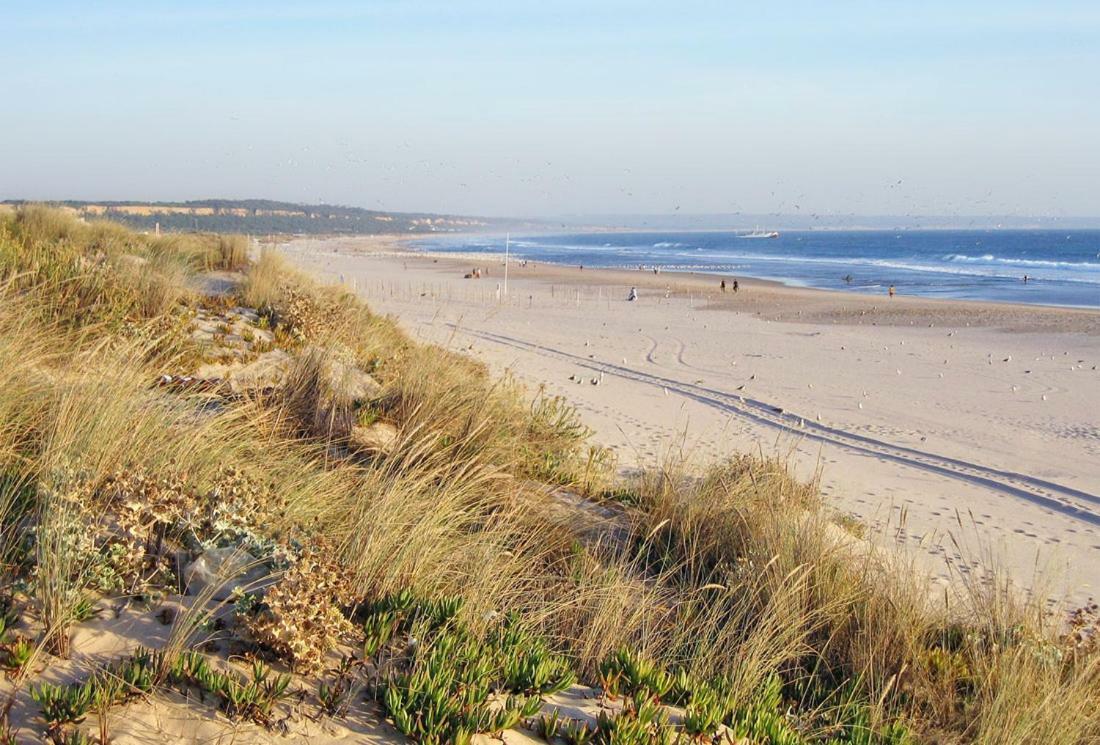 Besthomestay- Caparica Beach Lisbon Almada Kültér fotó